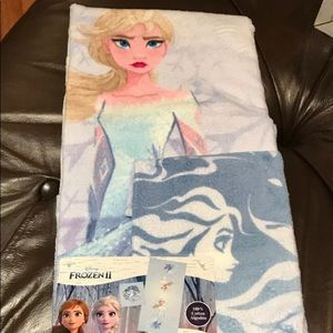 Disney Frozen II 2 Piece Bath Towel Washcloth Set